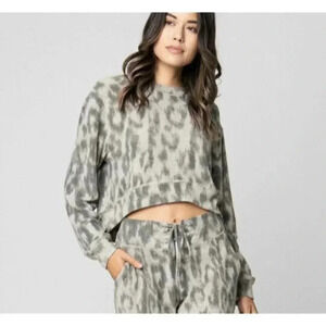 Blank NYC Gray Leopard Fleece Medium Top Sweatshirt Lounge Animal Print NEW. 280